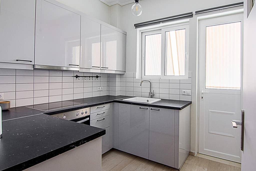 Cozy Flat With 1 Bedroom Next To Metro Station 雅典 外观 照片