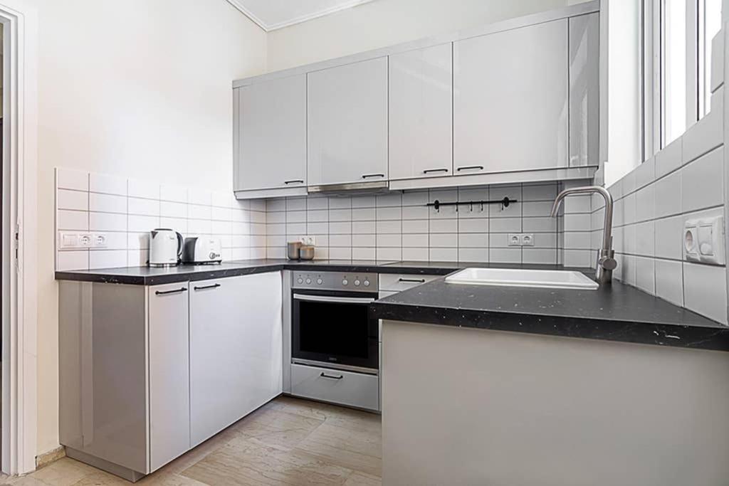 Cozy Flat With 1 Bedroom Next To Metro Station 雅典 外观 照片